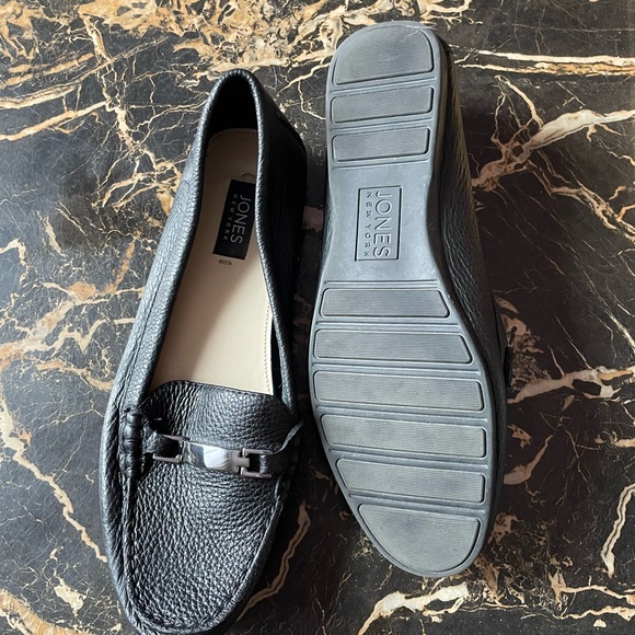Jones New York Black Flats with Textured Leather and Silver-Toned Metal Bar - Picture 3 of 3